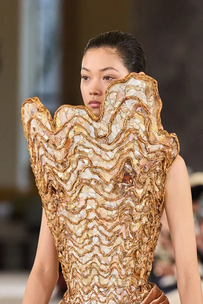 Look 29